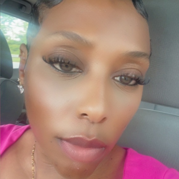 Meet your Posher, Christine - Picture 1 of 1